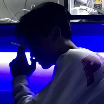 头像社会男纹身高清