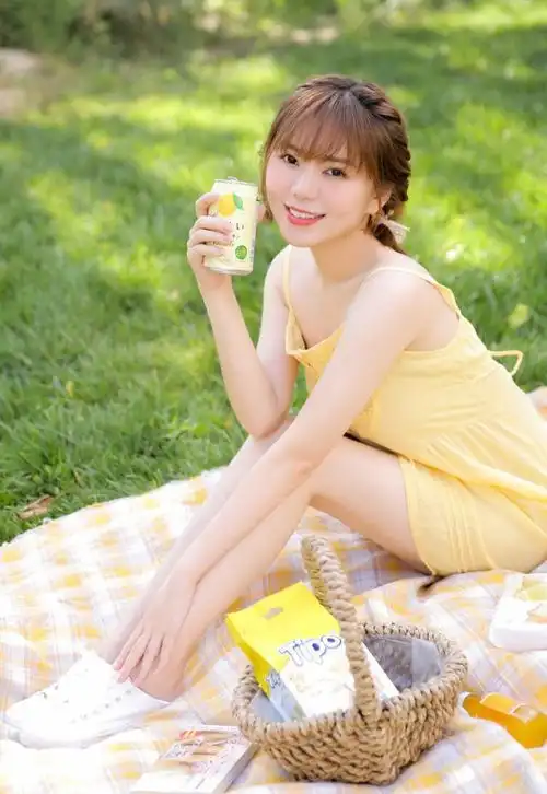 清凉少女吊带长裙户外外水