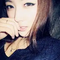 有这组情侣头像,没字的吗,急需,谢谢