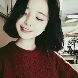 这女的叫什么名字貌似挺火啊,朋友圈里全是她的图片