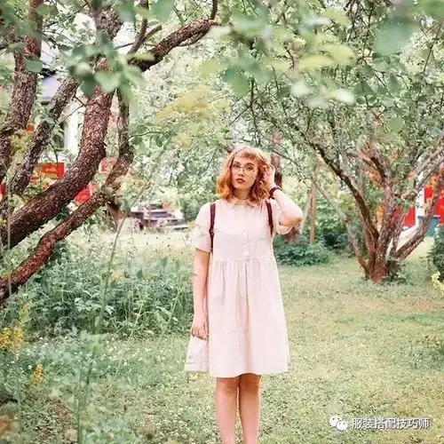 穿衣搭配小粗腿的穿搭救星,微胖女孩这么穿才好看