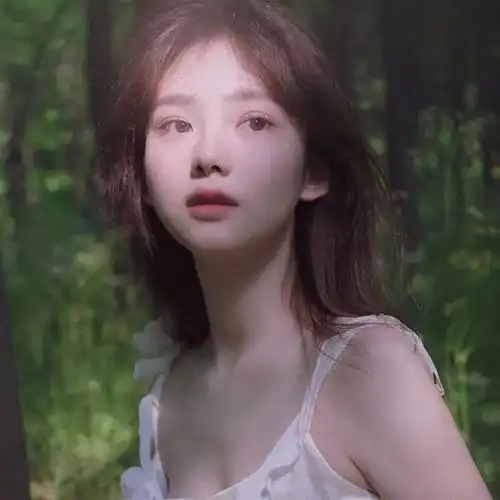 明艳风女生头像