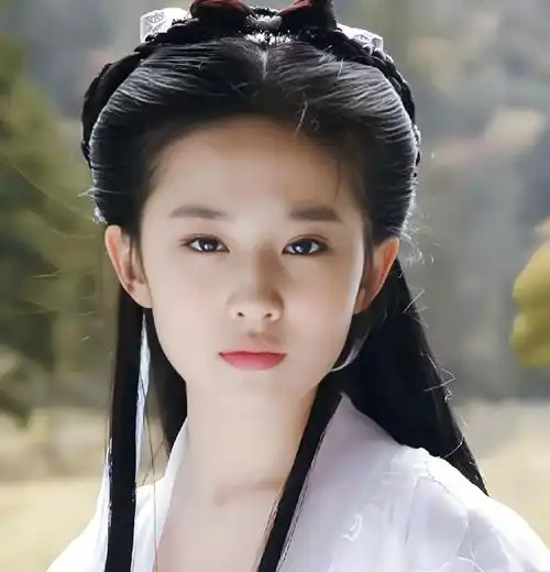 刘亦菲与干爹陈金飞聚会,关系似乎不一般,纠缠多年背后真相曝光