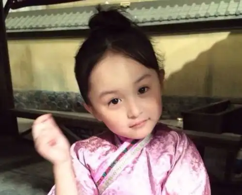 因太漂亮被禁止整容,6年后,当初的5岁小女孩,现在怎样了