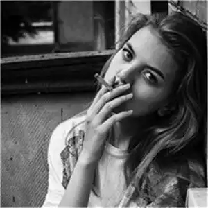 好看黑白抽烟寂寞伤感女生头像一切都是过去了