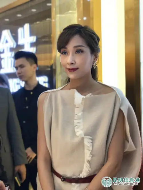 优雅女神杨恭如空降昆明庆尊晖珠宝乔迁