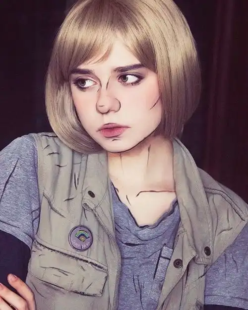 行尸走肉克莱门汀cos大眼少女惹人怜爱