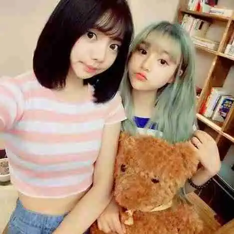 女生头像好看真人短发女生