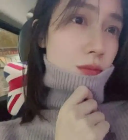 又有两位女星遇车祸1人走路被撞1人被追尾,纷纷恳求司机专心