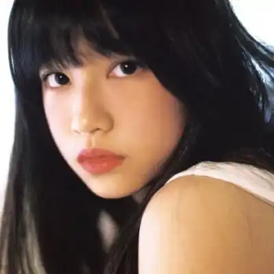 高清好看的港风温柔复古女生头像图片