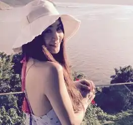 女生长腿腰细头像比基尼
