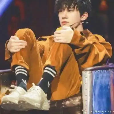 易烊千玺头像帅气图片最新款易烊千玺头像女生专用