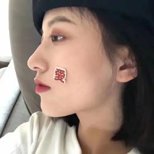 女头从喜欢的事里得到力量和快乐