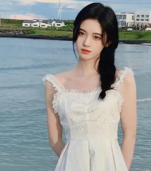 jk制服女生头像锁骨唐艺