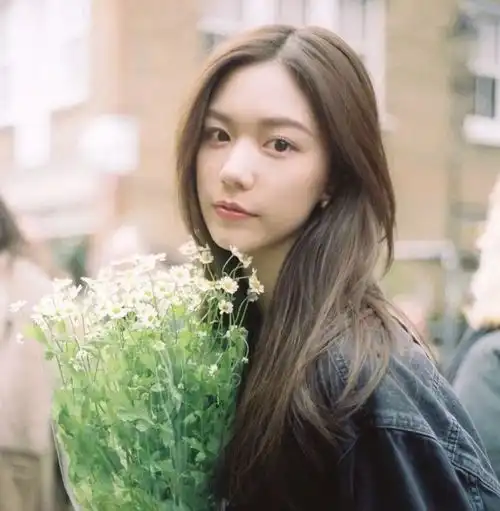 头像女背影霸气带字綦美