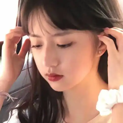 普通自然真人头像女侧脸