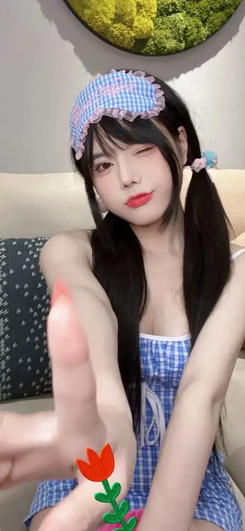 最近很火的壁纸小姐姐高清渣男专用女孩真人壁纸