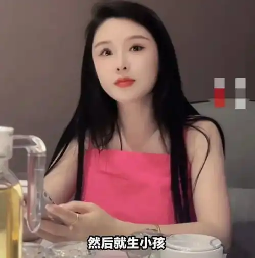 48岁女子因娃娃脸,保养好,被误认为是少女还有男生来加好友