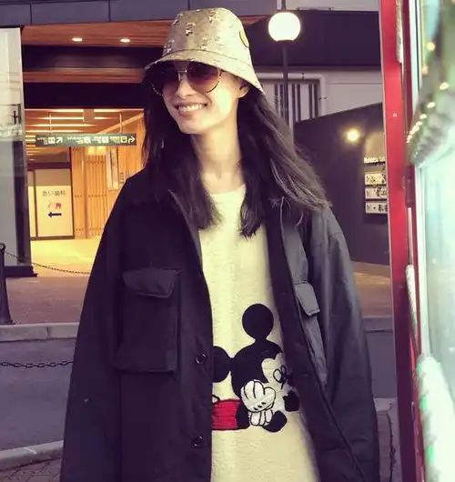 倪妮的五五分非常流行,大多数人只敢欣赏,却不敢模仿