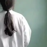 纯欲风女生侧脸头像背影
