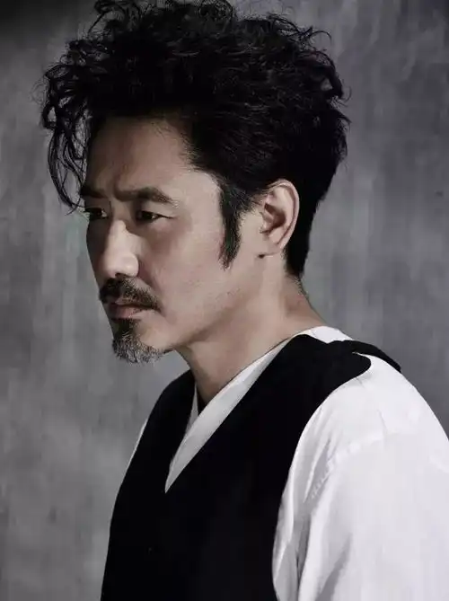 当男星留起了胡子,胡歌提高颜值,钟汉良霸道,而王凯难以接受搜狐娱乐搜狐网