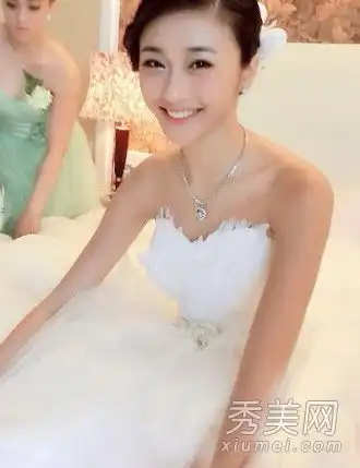 好声音美女学生陈冰发型长发披肩气质纯美