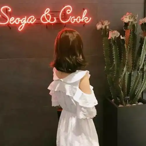 超美背影女生头像