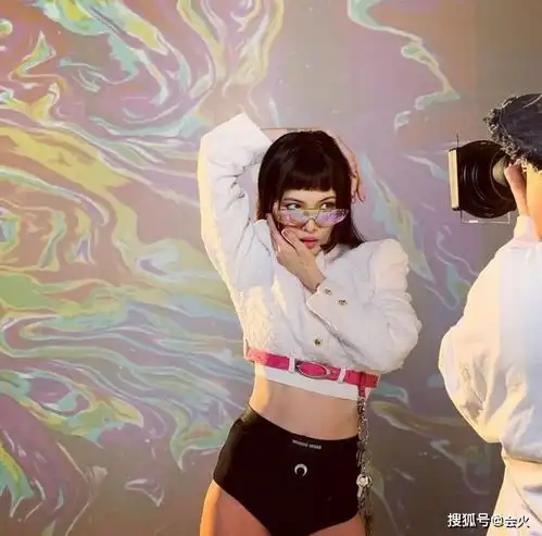 韩国性感女郎下衣失踪露美腿,好友大摆事业线,双方动作太性感