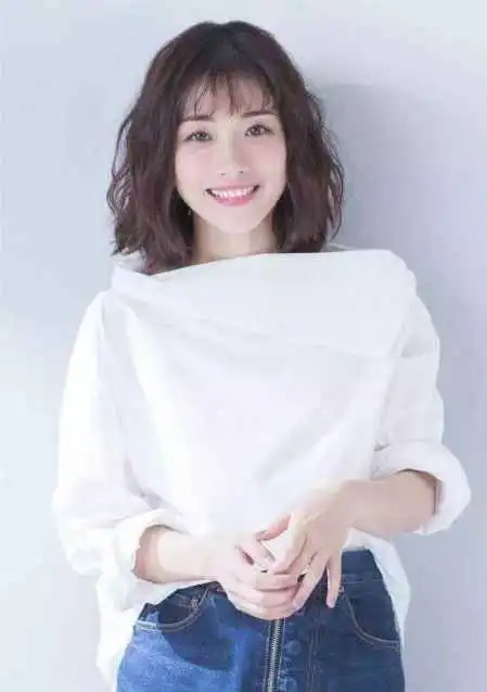 今年流行的短发发型女这8款剪完就变美