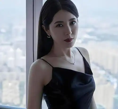 半老徐娘只服这4位,风采依旧,婀娜多姿,个个都是大美女