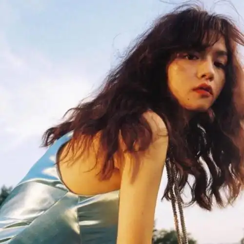 玩黑女生头像女郎