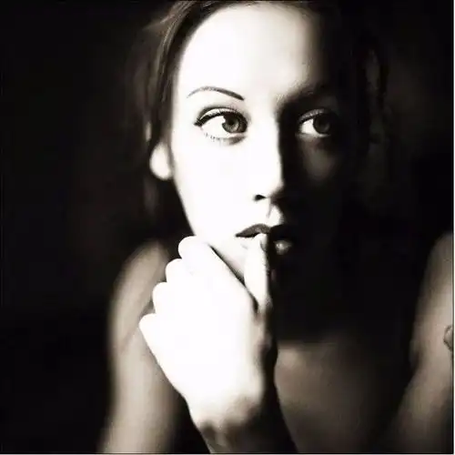 探索摄影中的情感深度j.borodina的艺术道与灵魂伴侣的哲学