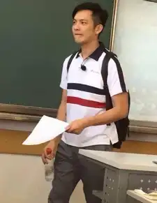 钟汉良40岁年轻依旧穿校服扮嫩与高中生做同学