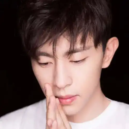 邓伦被网友质疑成为综艺咖,霸气回怼,不愧是石家庄之光