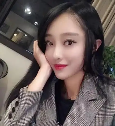 网红当女友你选谁网友第一10亿也养不起,第四给钱也不选