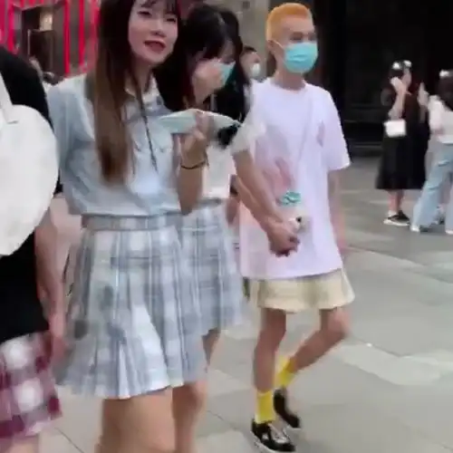 漫展事件让jk彻底火了,已不再是女生专属,男生穿上也毫无违和感