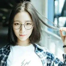 中分短发修颜瘦脸显气质,女生短发中分发型图片