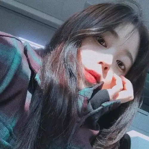 头像天气慢慢变冷了,要不我们以后一起过吧