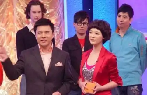 36岁央视女主播胡蝶近照,嫁大12岁名导,今素颜像18岁少女