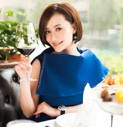 46岁陈德容演31岁张檬姑姑,古装惊艳似冻龄,比侄女显年轻