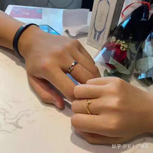 有没有比较不错的情侣戒指定制品牌推荐一下