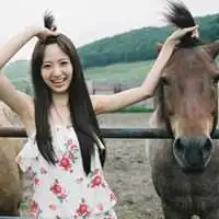 美女与宠物头像微信头像图片大全