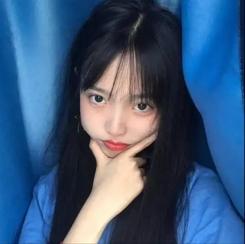 女孩头像极简文艺女生