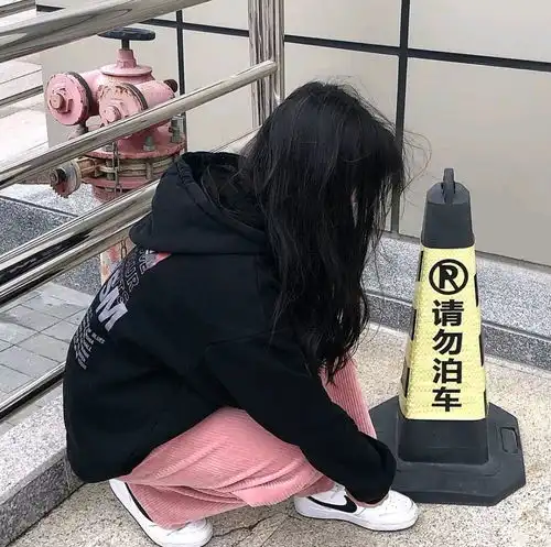 女头6深夜的习惯,除了熬夜还有想你
