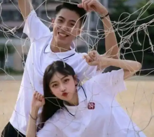 班主任忠告很容易早恋的女孩一看便知,根本藏不住,管也管不了