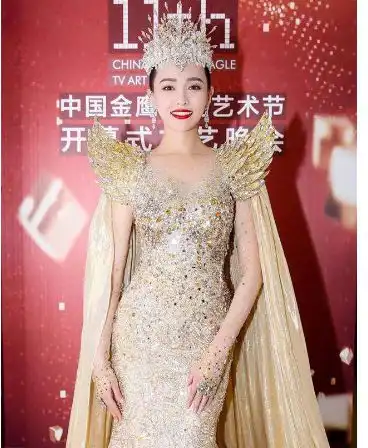 霸气侧漏女头像金鹰女神