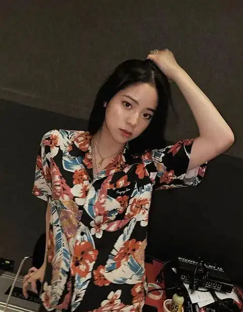 夏日消暑神器除了冰镇西瓜还有花衬衫