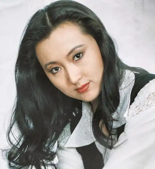 东北三省产美女,高挑丰腴气质动人的8位女星,甩白幼瘦好几条街