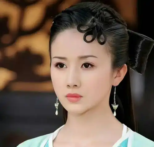 演员孙菲菲剧组遭两名壮汉打,踹肚子打脸下狠手,幕后主使仍逍遥
