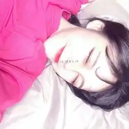 qq头像女生唯美睡趴治愈